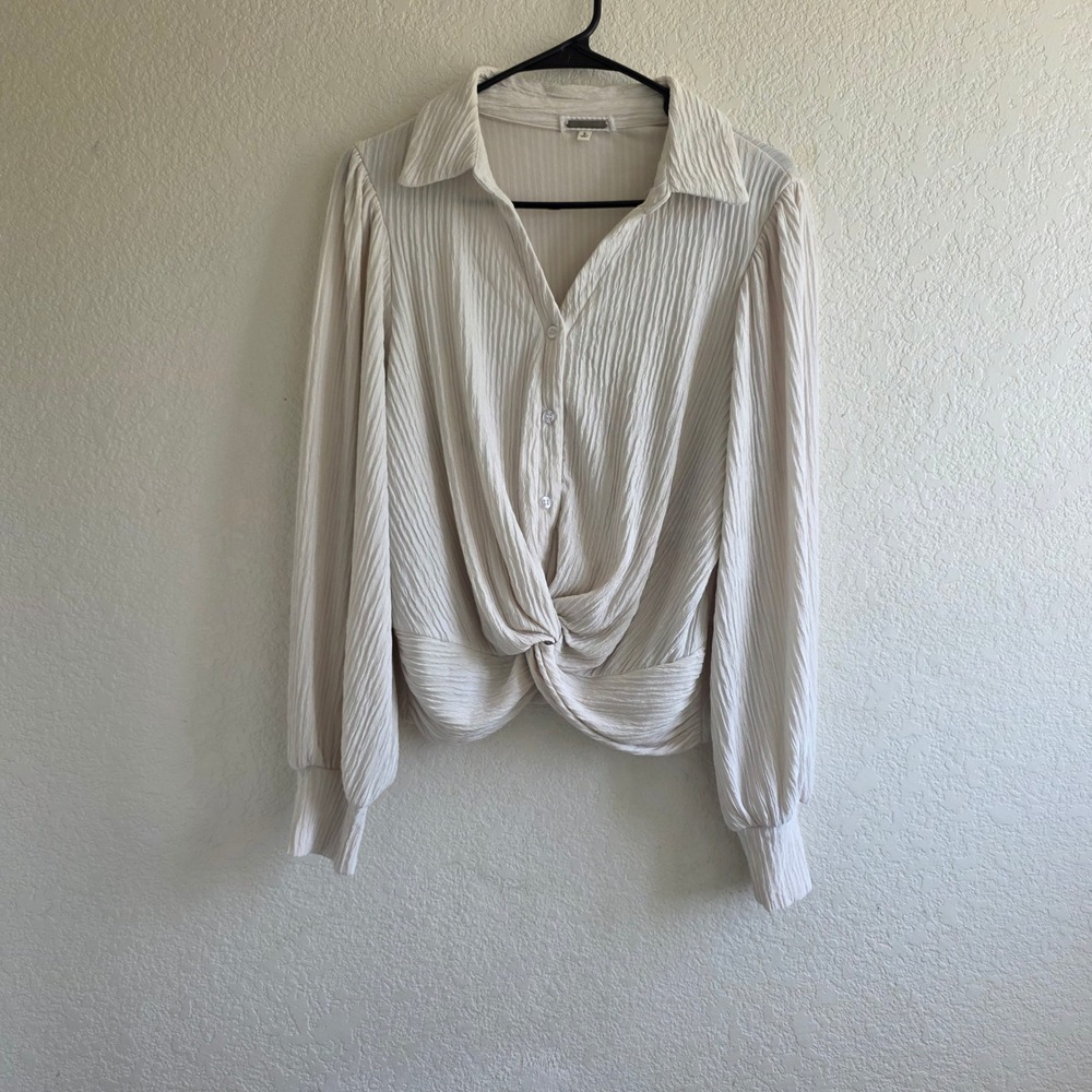 Amber Skies Cream/White Crinkle Twist Front Balloon Sleeve Button Down Top  L